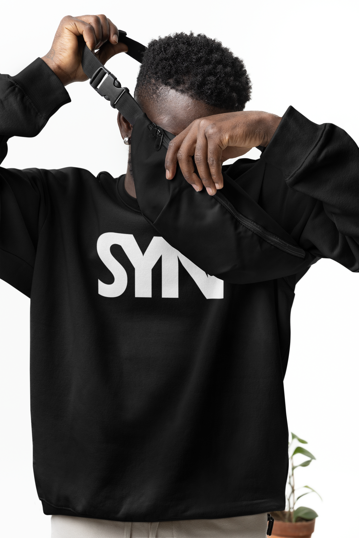 SYNORO Unisex Crewneck Sweatshirt- Black
